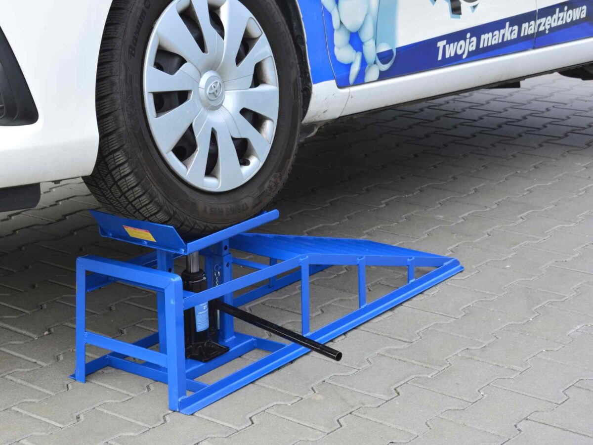 Autoremondi ramp tõstukiga Autoremont